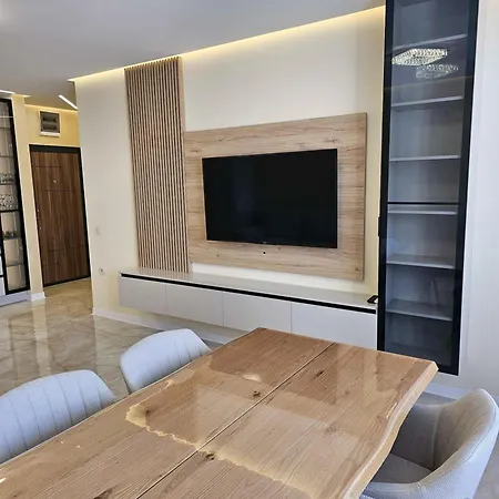 арена изгрев Apartman Burgasz